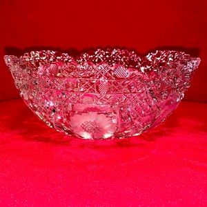 Poppy Flower Crystal Bowl Goes beyond the dining table standard.